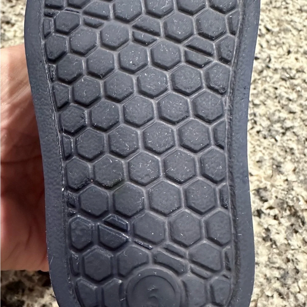 Cat & Jack Navy Blue Rubber Slip On Water Shoes Size 5